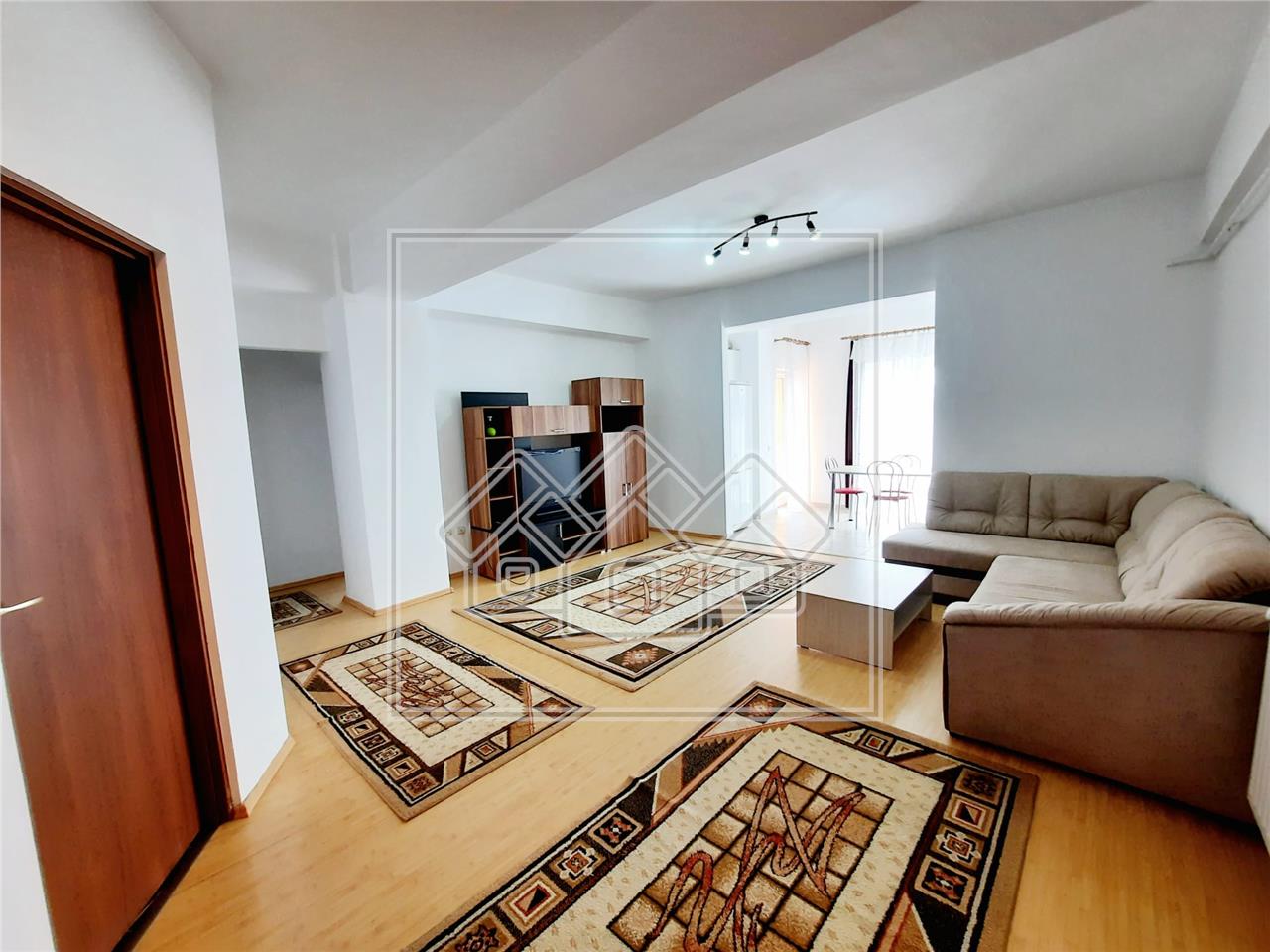 Wohnung zur Miete in Sibiu - 3 Zimmer und Balkon - Bereich Strand II