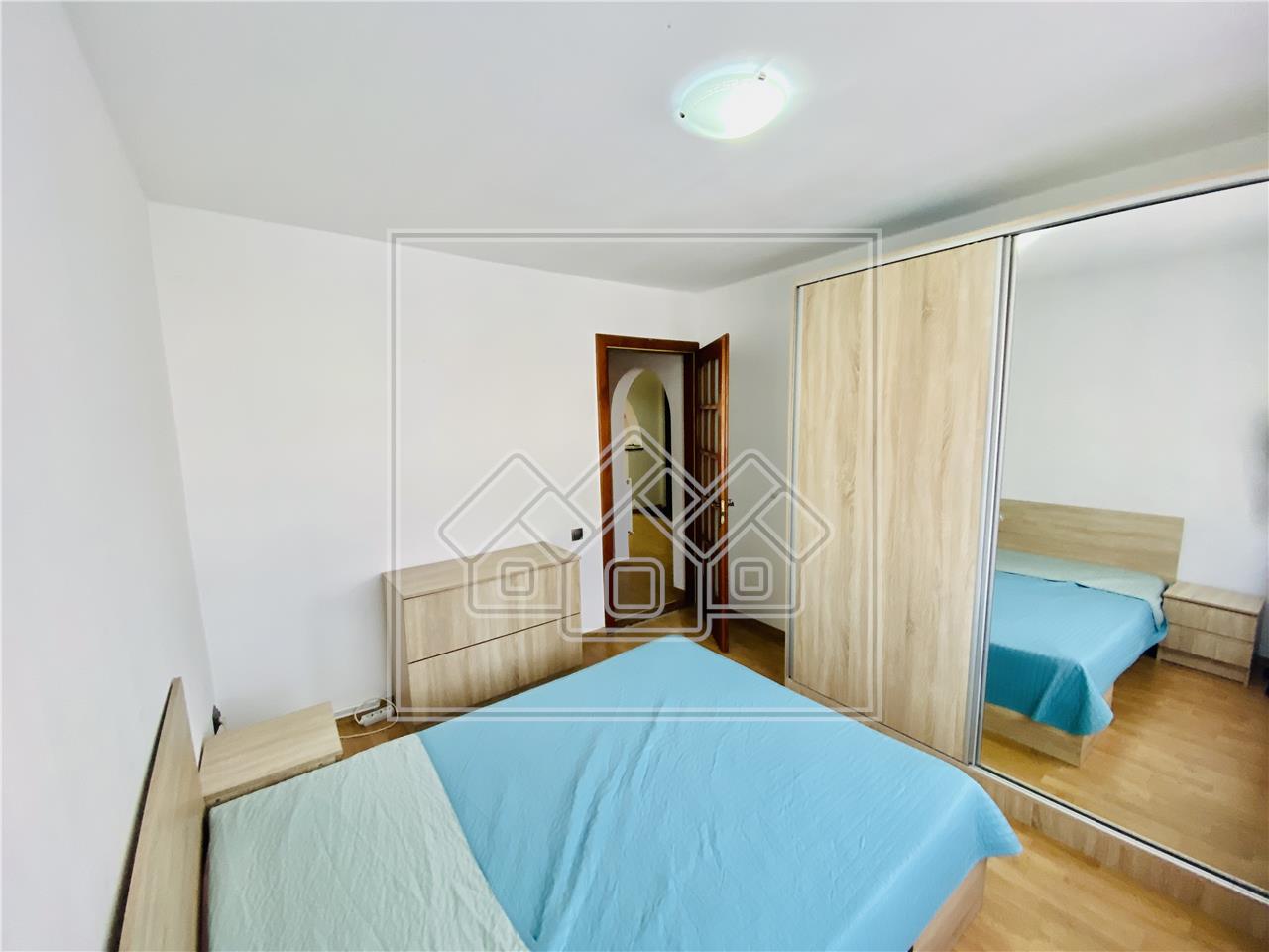 Apartament de vanzare in Sibiu - 3 camere si pivnita - Zona V. Aaron