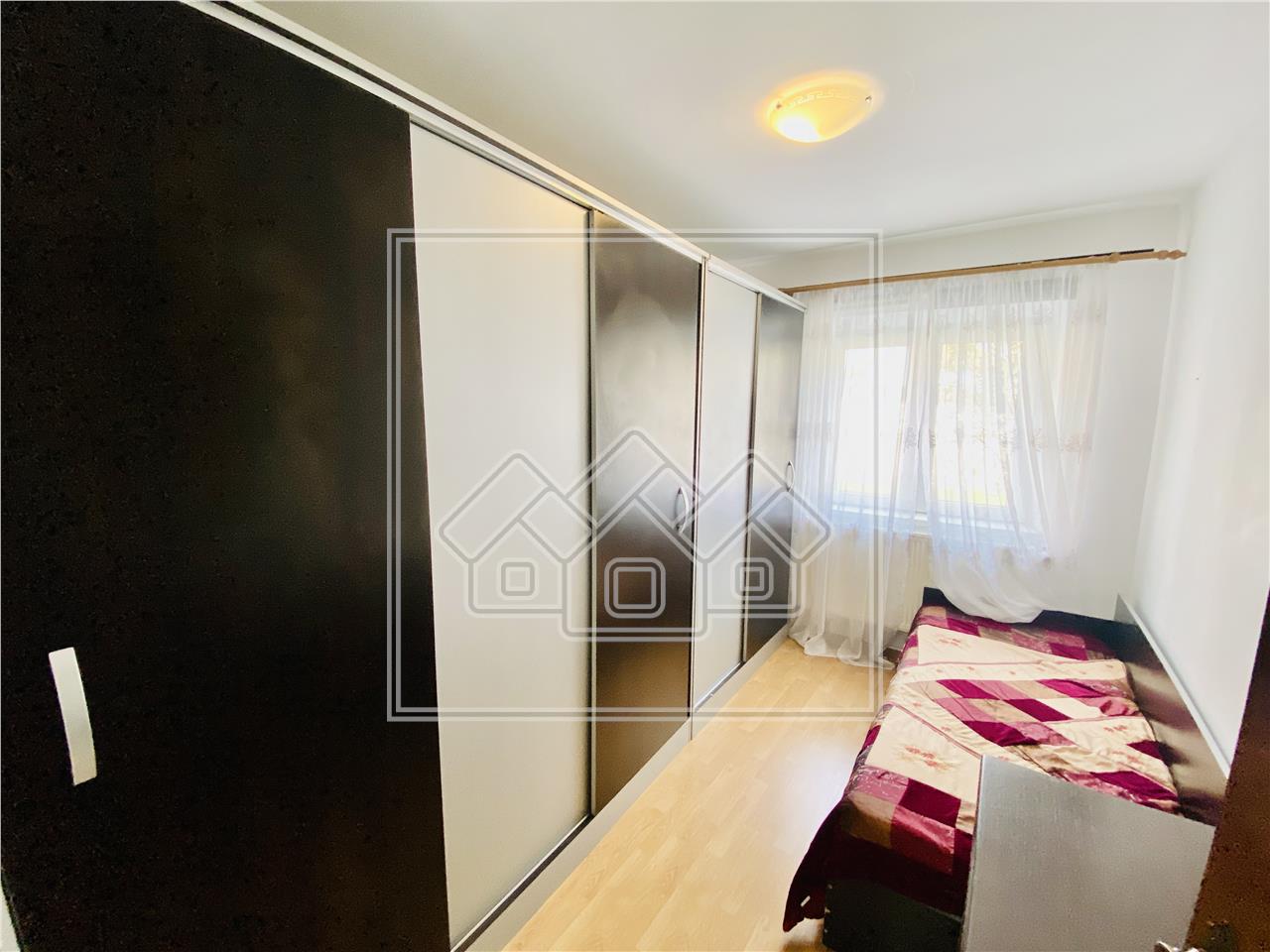 Wohnung zum Verkauf in Sibiu - 3 Zimmer und Keller - V. Aaron Area