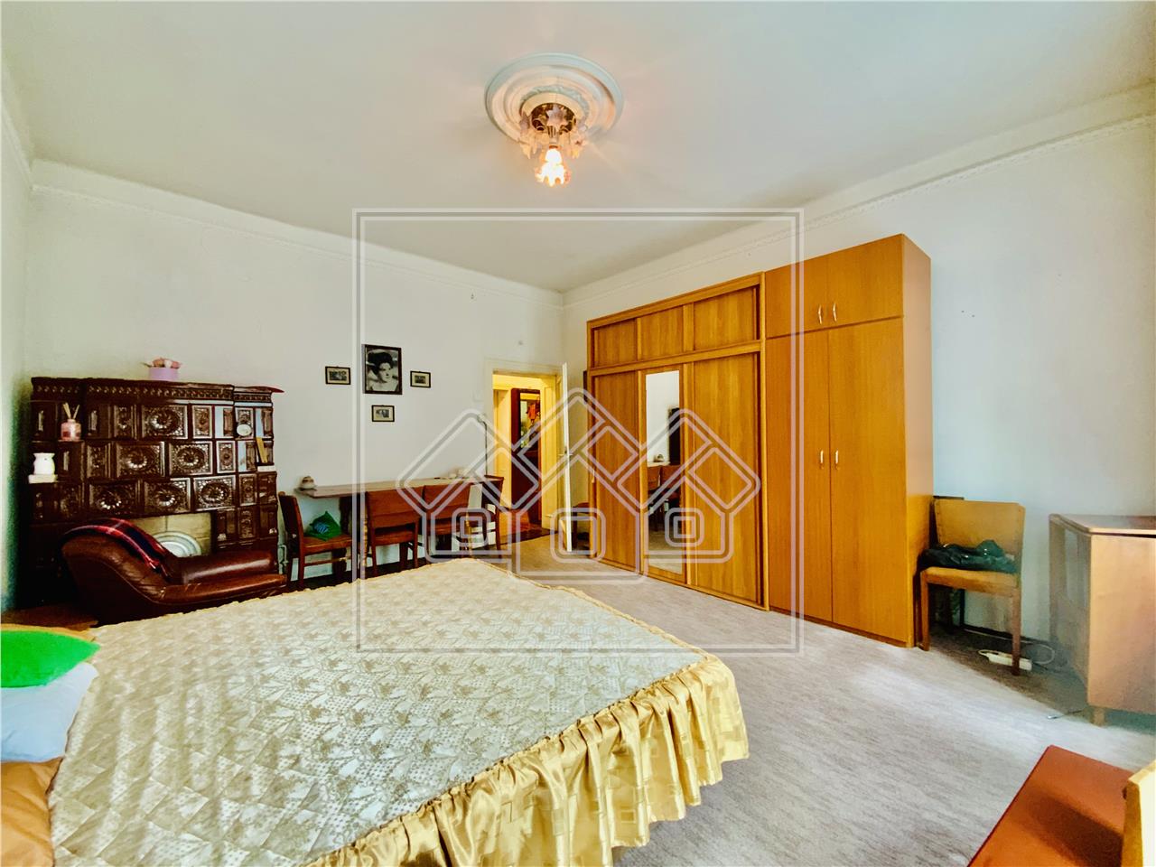 Apartament de vanzare in Sibiu - la casa - 3 camere - Zona Piata Cibin