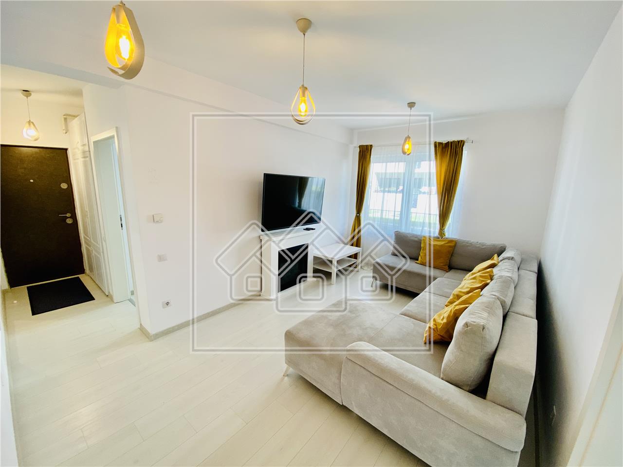 Apartament de vanzare in Sibiu - 3 camere,balcon si gradina - Turnisor