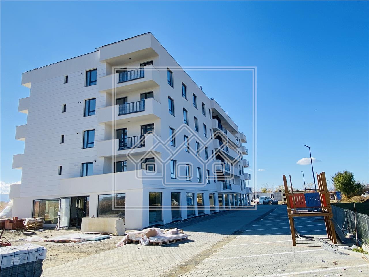 Apartament de vanzare in Sibiu - 4 camere, 2 bai si balcon 10 mp