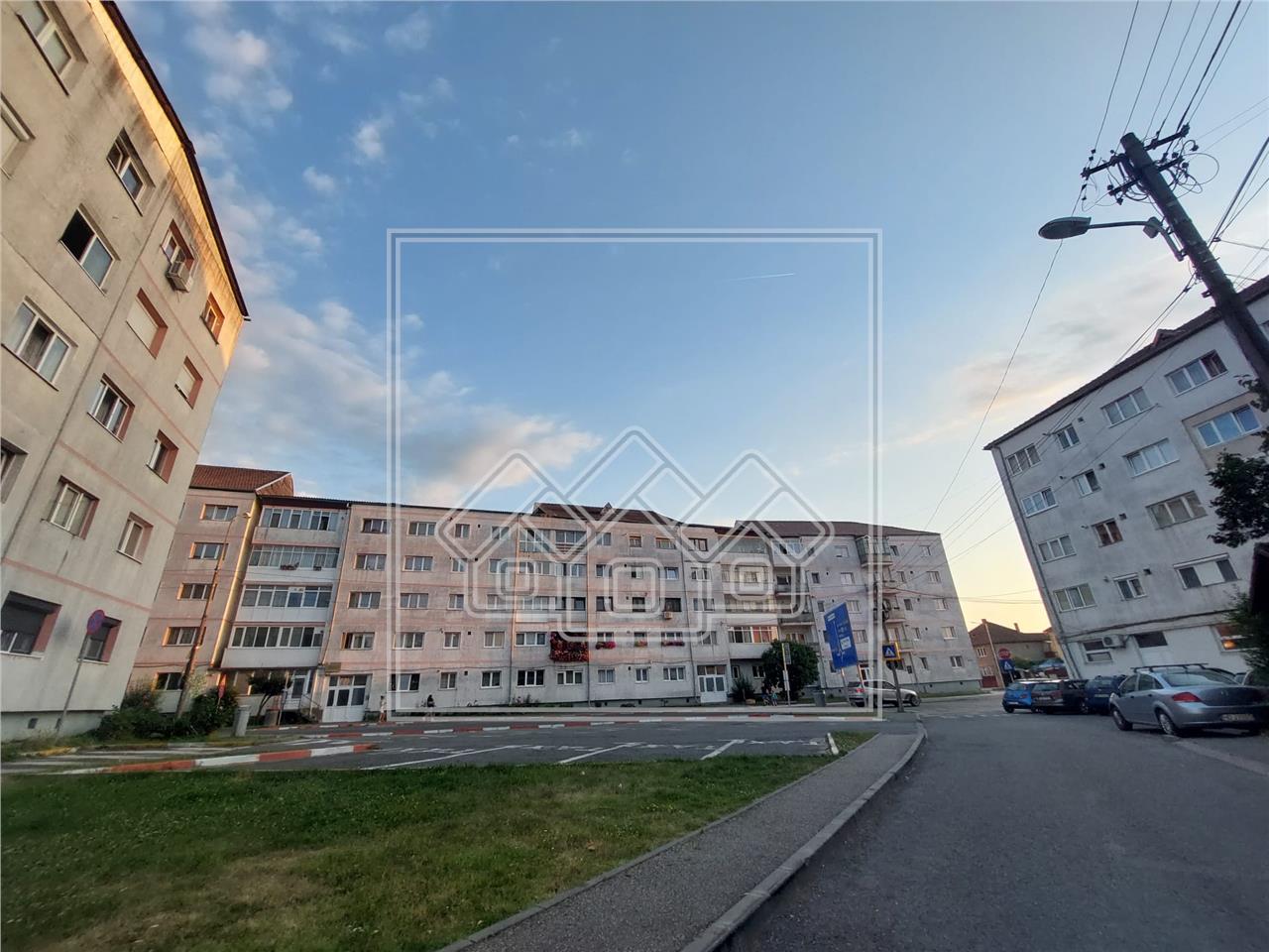 Apartament de vanzare in Sibiu - decomandat - balcon - str.Siretului
