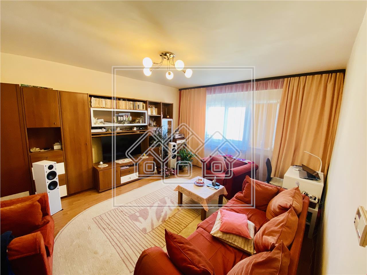 Apartament de vanzare in Sibiu - 3 camere si balcon - Terezian