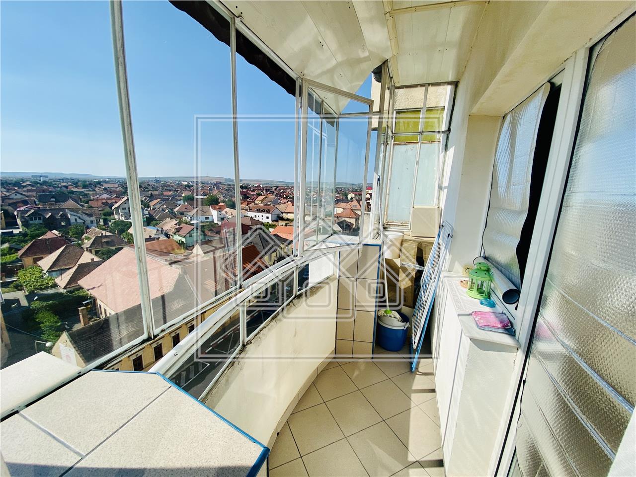 Apartament de vanzare in Sibiu - 3 camere si balcon - Terezian