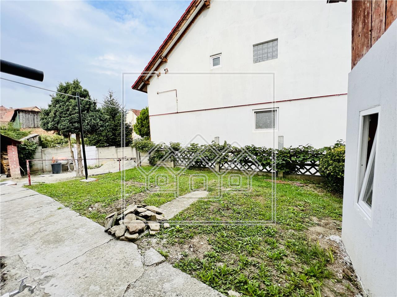 House for sale in Sibiu - Cisnadie - 1300 sqm land - fully renovated i