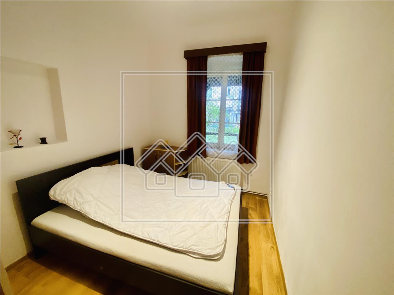 Apartament de inchiriat in Sibiu - 3 camere si terasa - Zona Centrala