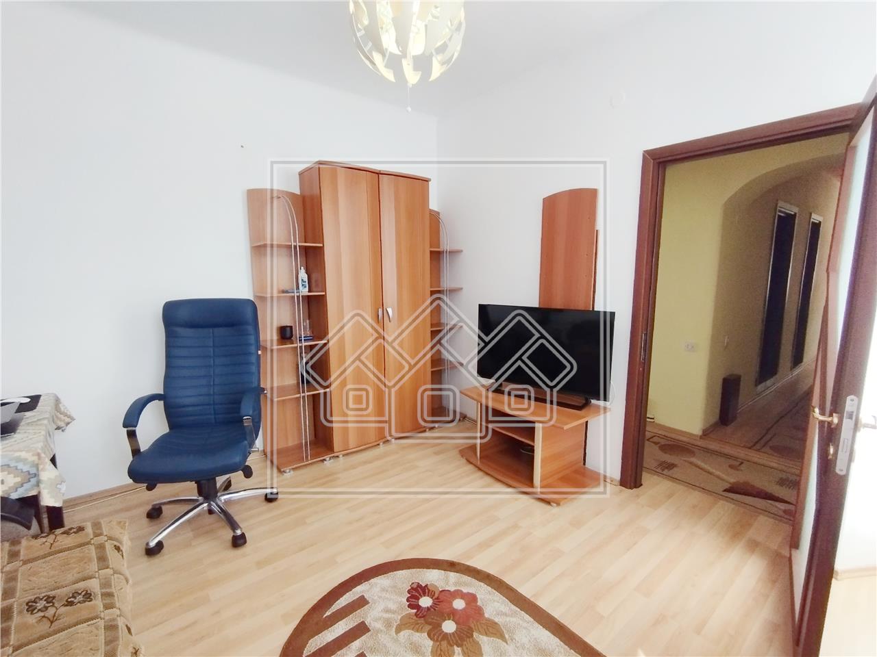 Apartament de vanzare in Sibiu - 3 camere - garaj - Zona Centrala