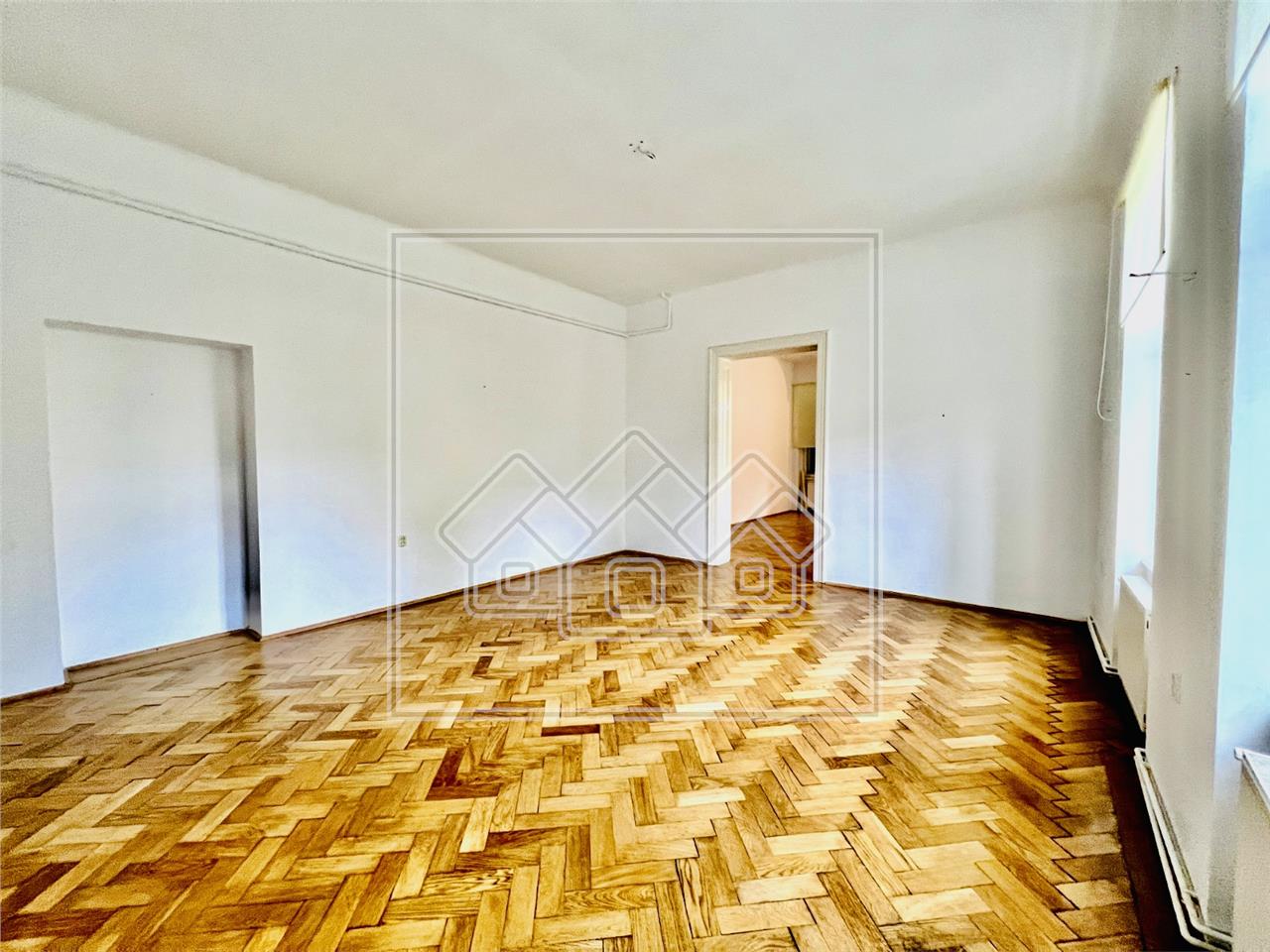 Apartament de inchiriat in Sibiu - 3 camere - 120 mp utili - Central