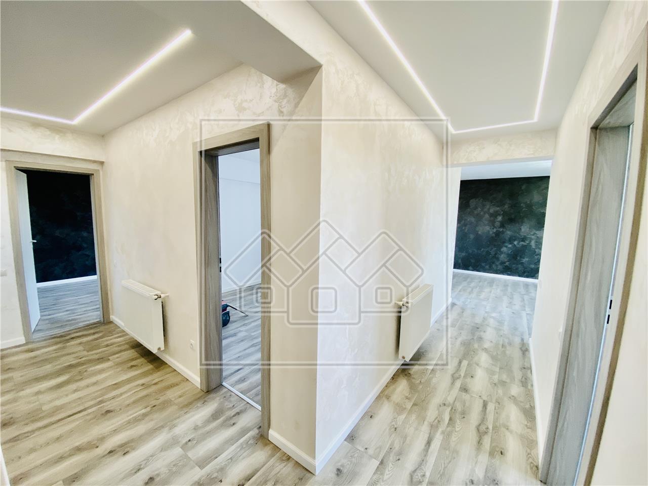 Apartament de vanzare in Sibiu - 3 camere, 2 bai si balcon -