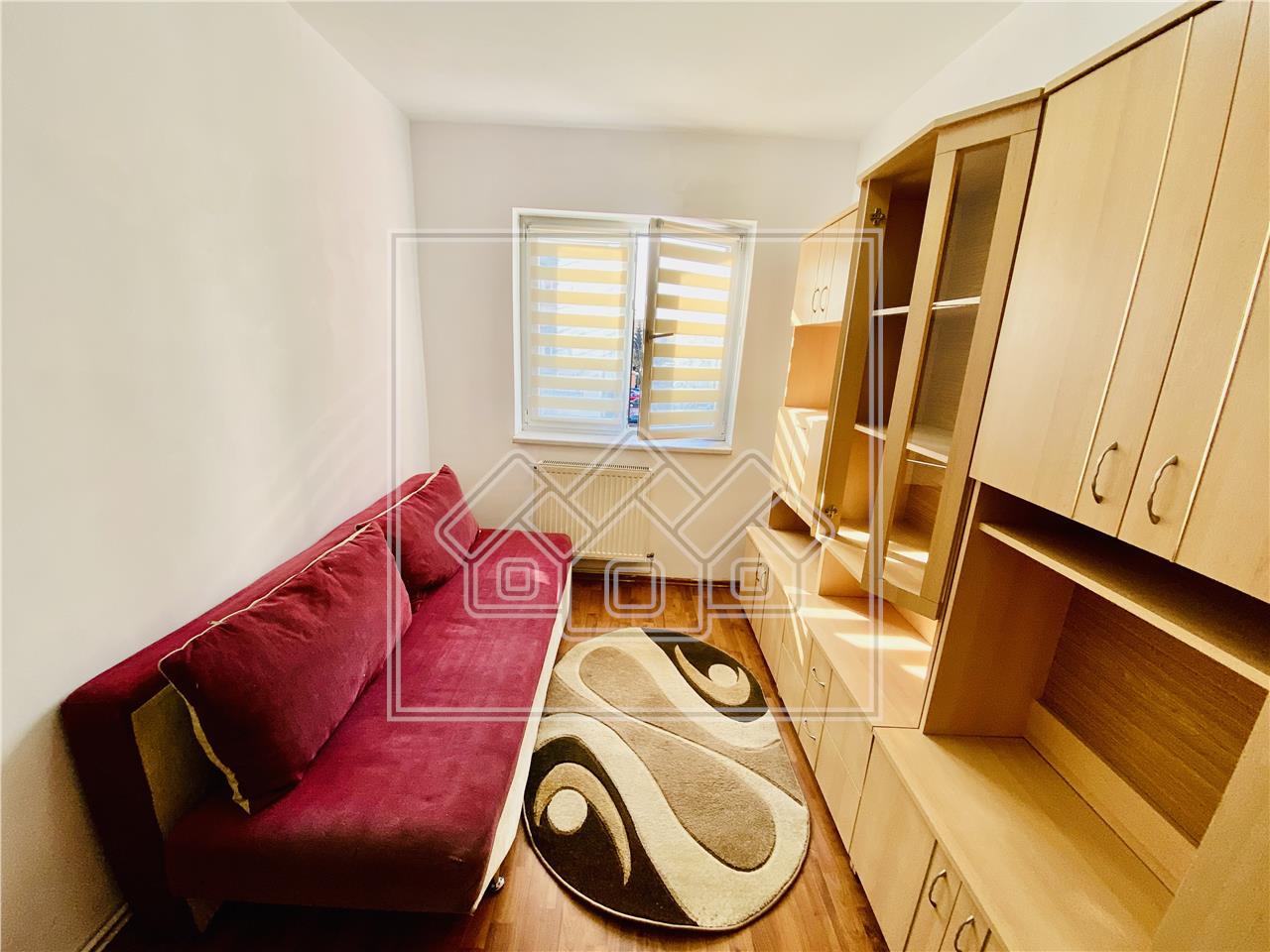 Apartament de vanzare in Sibiu - 3 camere - etaj intermediar, balcon