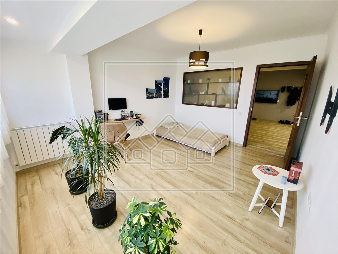Apartament de vanzare in Sibiu - 3 camere, 2 balcoane - Zona Garii