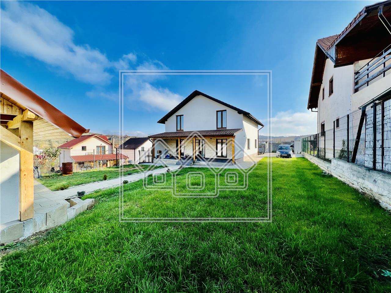 Casa de vanzare in Sibiu - individuala -curte mare si terasa-Sura Mare