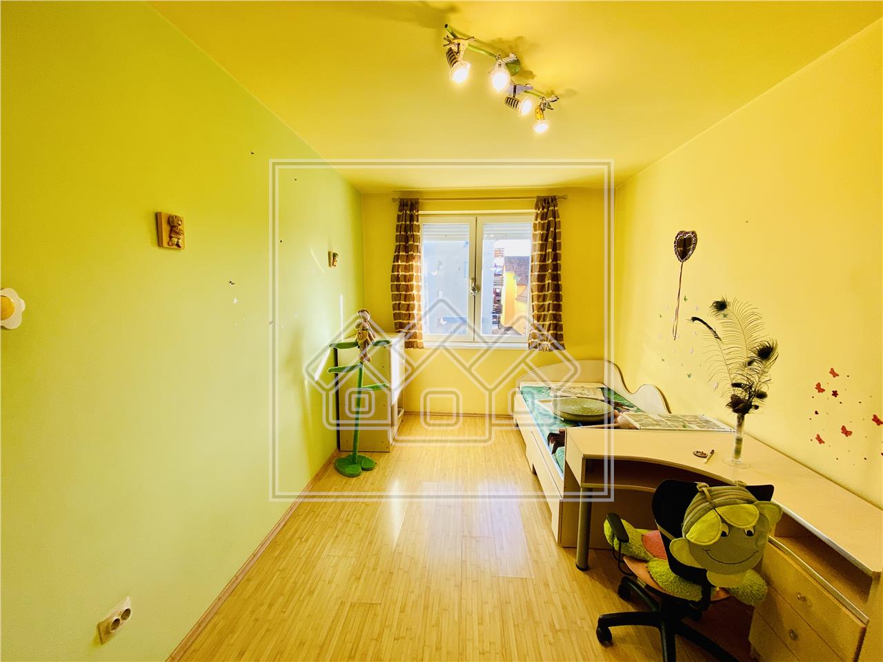 Apartment for sale in Sibiu - 3 rooms and 2 balconies - 85 square mete