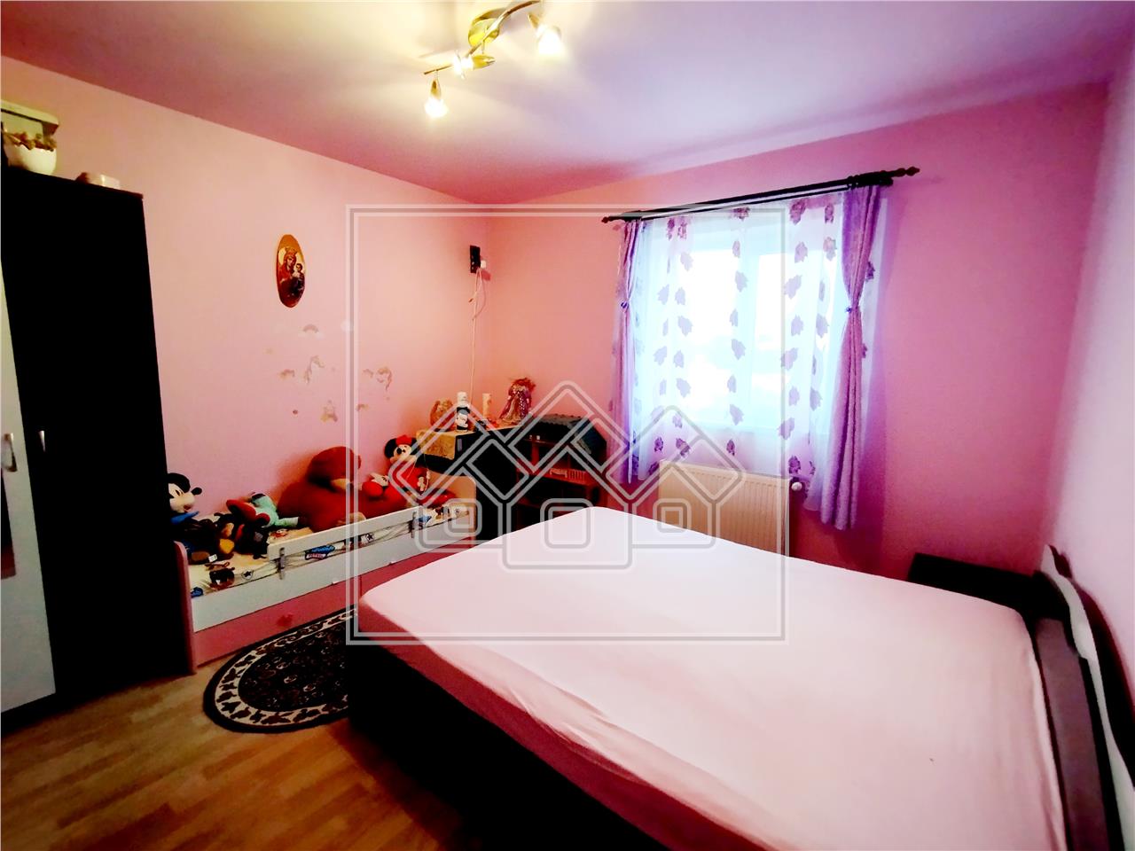 Apartament de vanzare in Sibiu - 3 camere - boxa la subsol- Gusterita