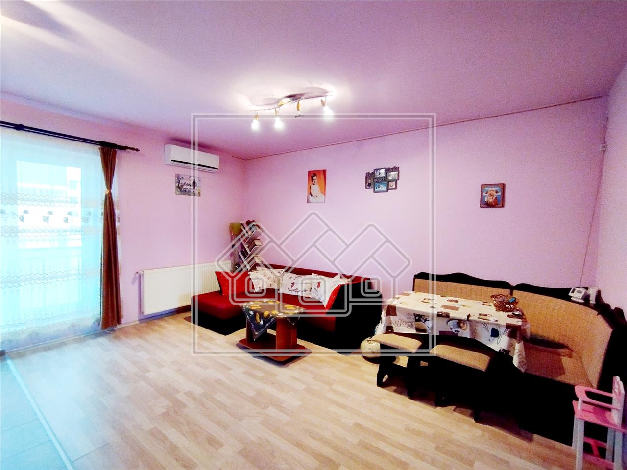 Apartament de vanzare in Sibiu - 3 camere - boxa la subsol- Gusterita