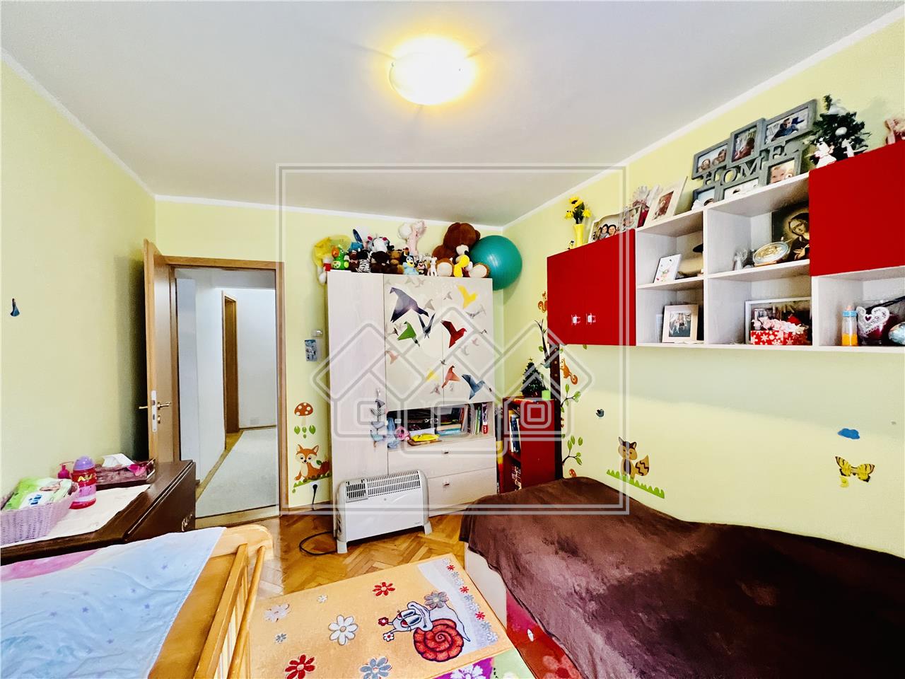 Apartament de vanzare in Sibiu - 3 camere, decomandat - zona Turnisor