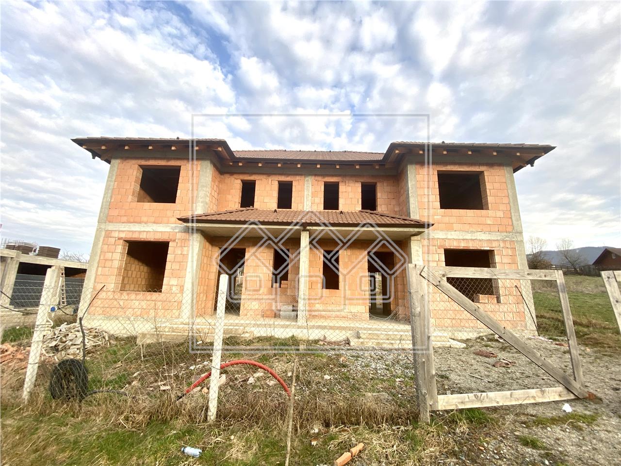 Casa de vanzare in Sibiu - Tocile - 2 unitati locative - tip duplex