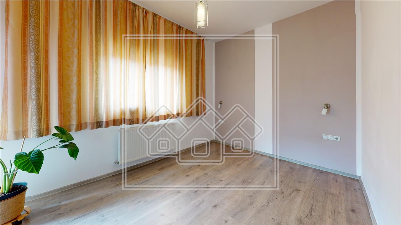 Apartament de vanzare in Sibiu - 3 camere, decomandat - Kogalniceanu