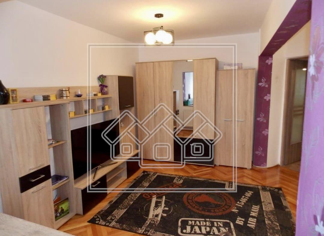 Apartament de vanzare in Sibiu -  2 camere, decomandat - zona Strand