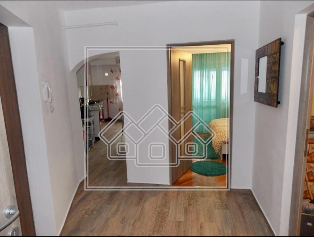 Apartament de vanzare in Sibiu -  2 camere, decomandat - zona Strand