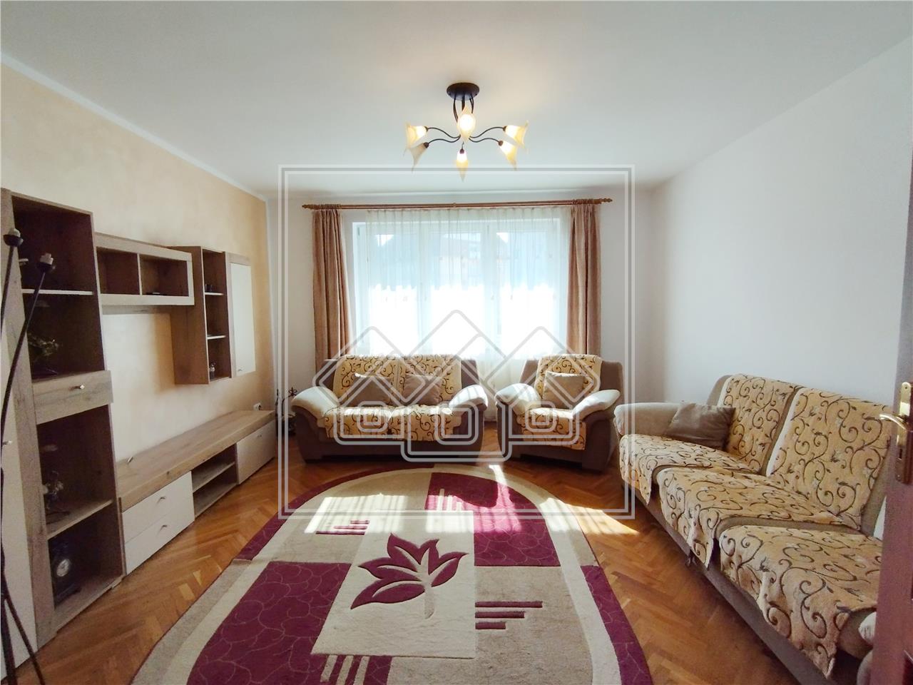Apartament de inchiriat in Sibiu - 3 camere - decomandat- Vasile Aaron