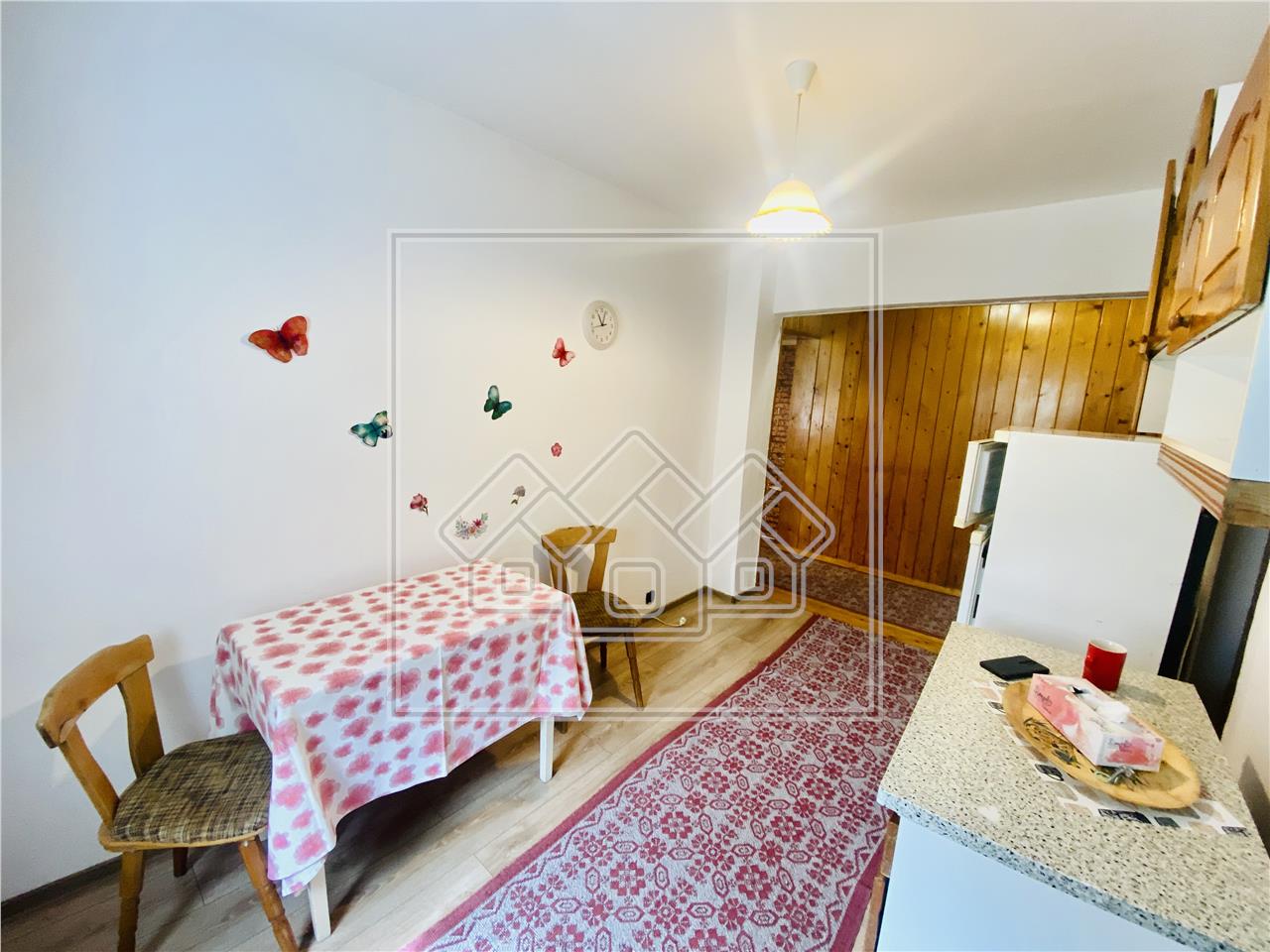 Apartament de vanzare in Sibiu - 2 camere si pivnita - Zona Strand