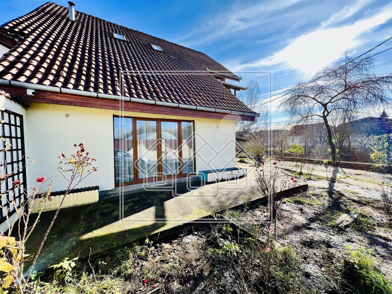 Casa de vanzare in Sibiu, individuala, 395 mp teren - zona Obor
