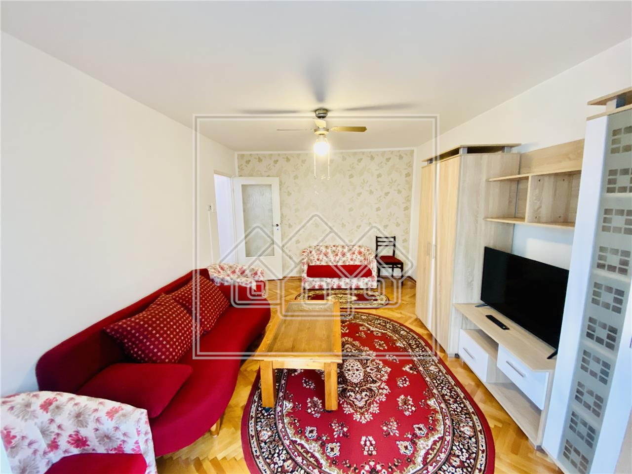 Apartament de vanzare in Sibiu - 3 camere, balcon - Mihai Viteazu