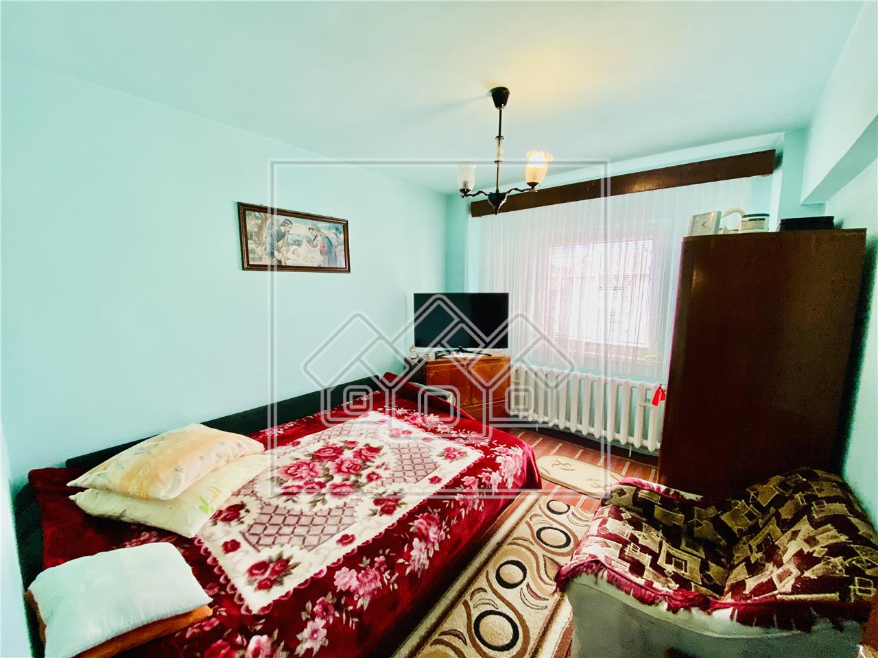Apartament de vanzare in Sibiu - 4 camere, 3 balcone, 2 bai,zona Garii