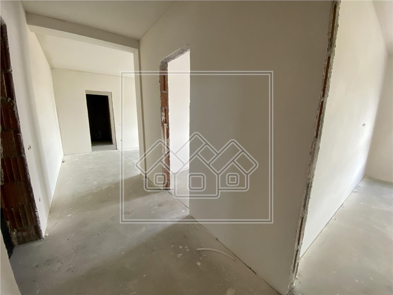 Apartment for sale in Sibiu - 2 rooms and balcony - intermediate floor