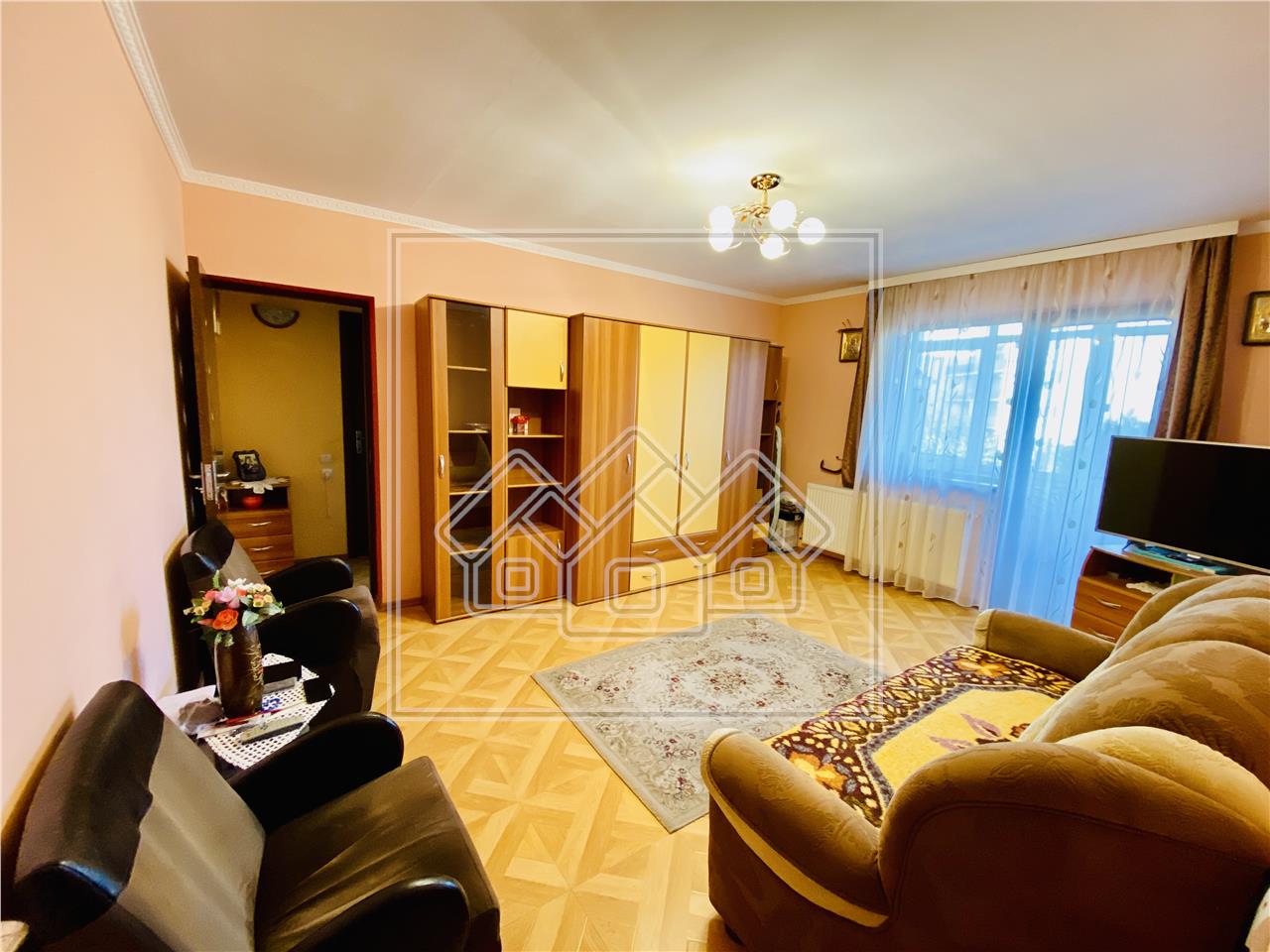 Apartament de vanzare in Sibiu- 2 camere, balcon - etaj 1/ 3, Turnisor
