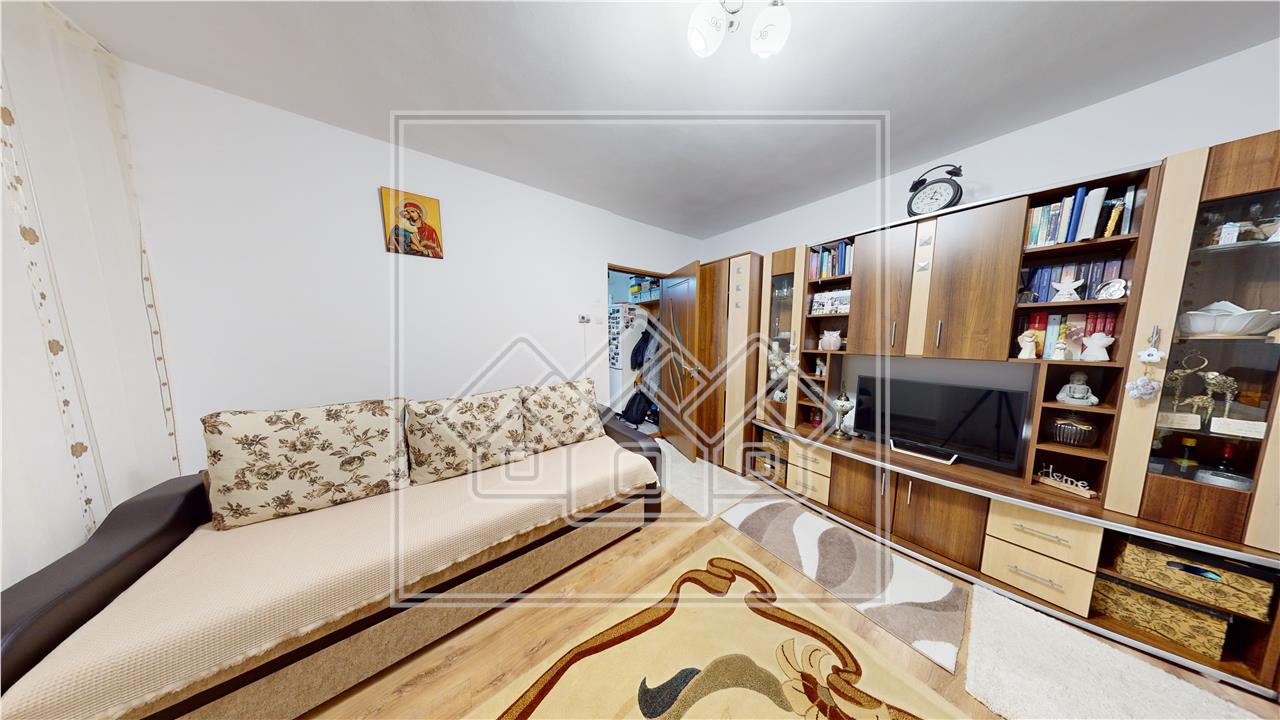 Apartament de vanzare in Sibiu - 2 camere si balcon  - Zona Rahovei
