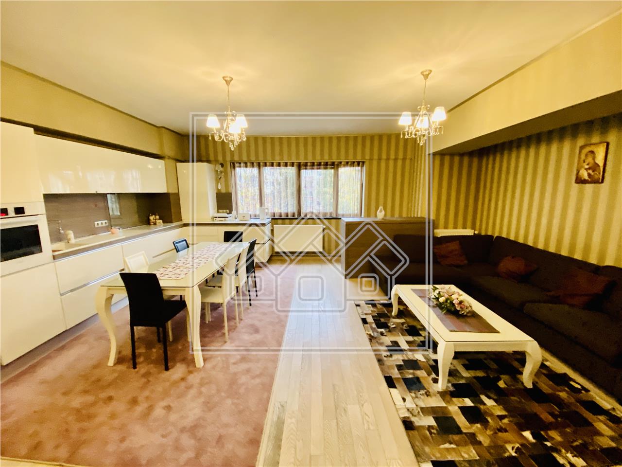 Apartament de inchiriat in Sibiu -3 camere, balcon, garaj - M. Viteazu