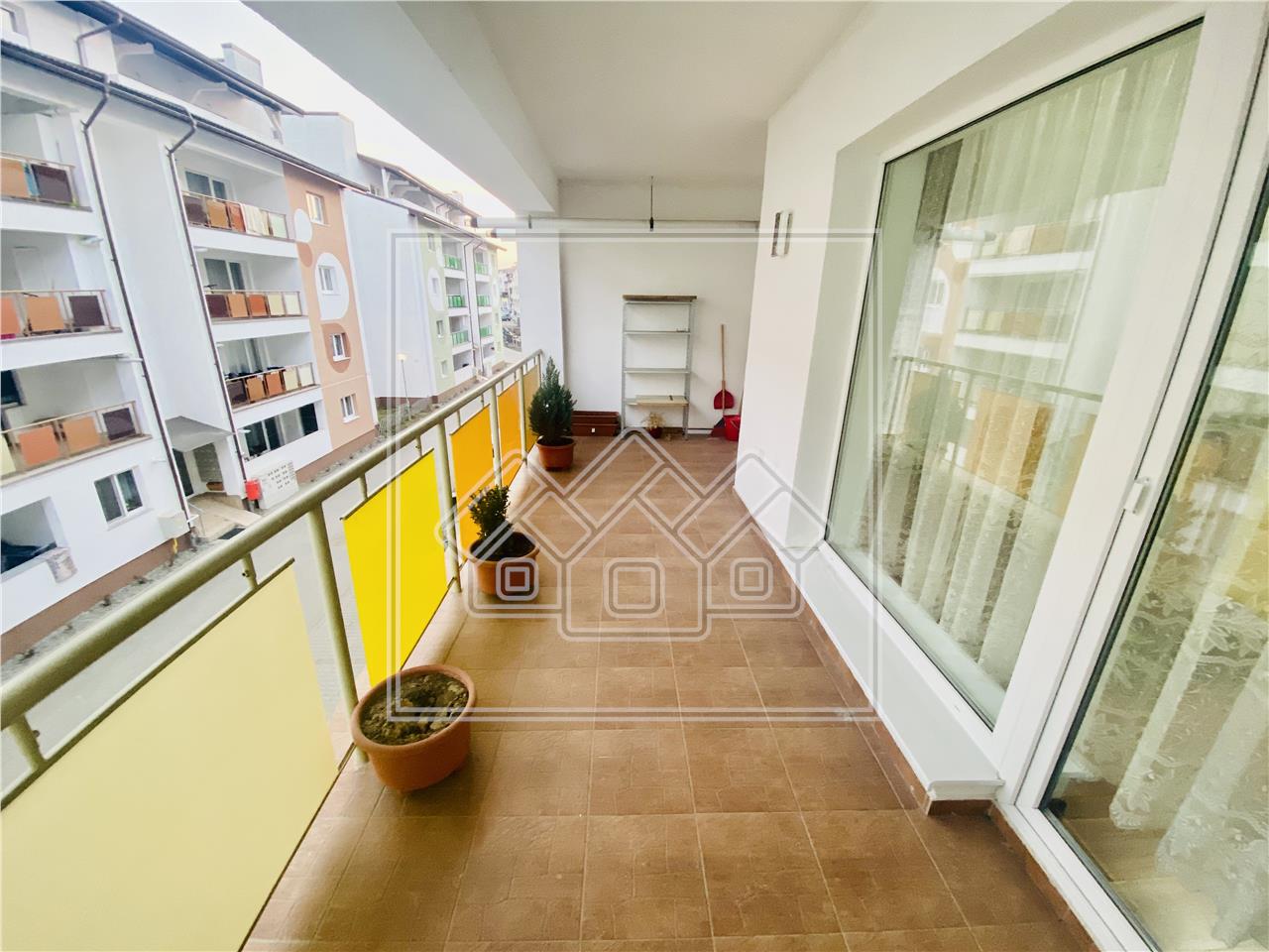 Apartament de inchiriat in Sibiu - 3 camere si balcon mare - D.Stanca