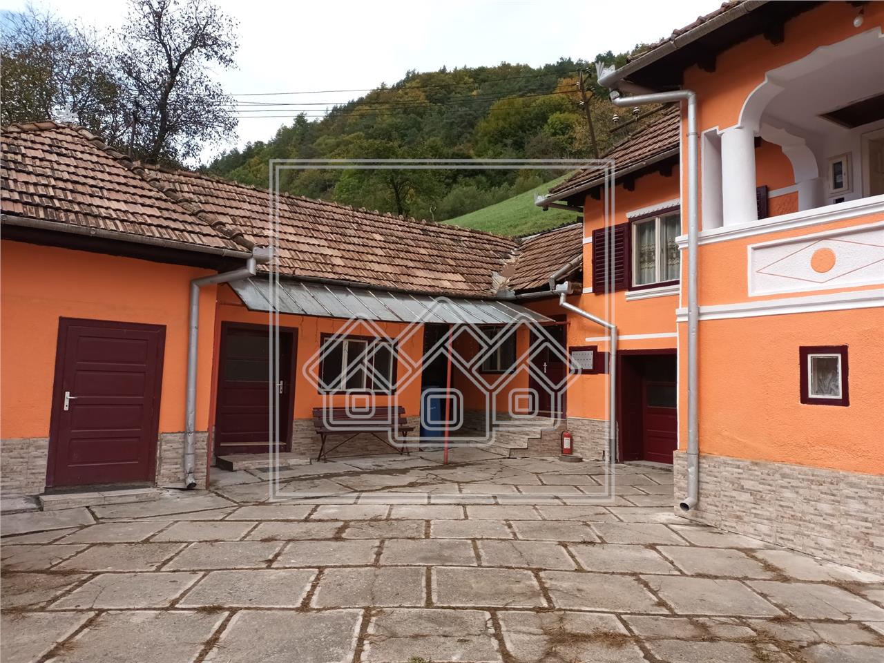 Pension for sale in Sibiu - Raul Sadului - 3408 sqm land