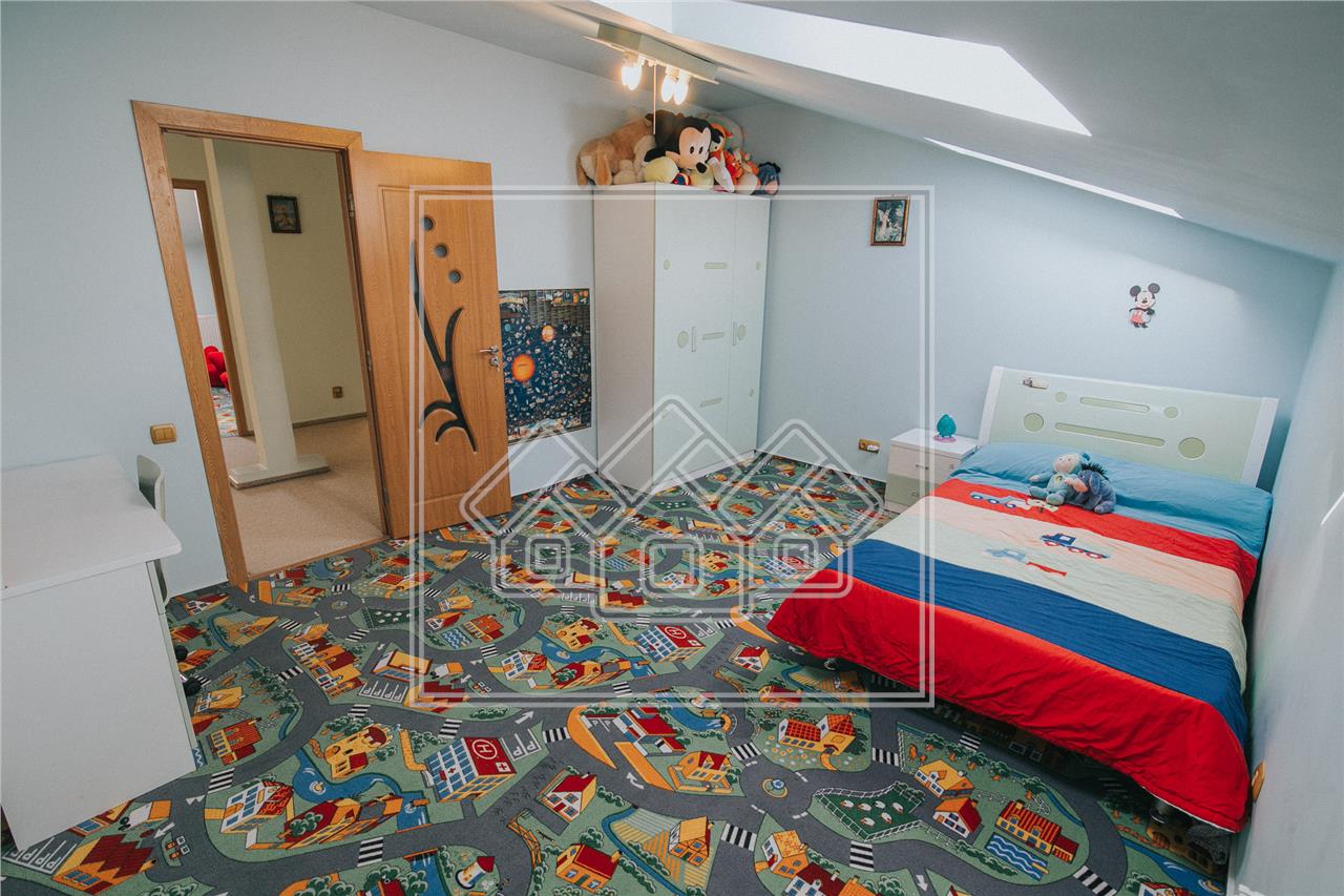 Apartament de vanzare in Sibiu - 9 camere - decomandat - terasa 20 mp