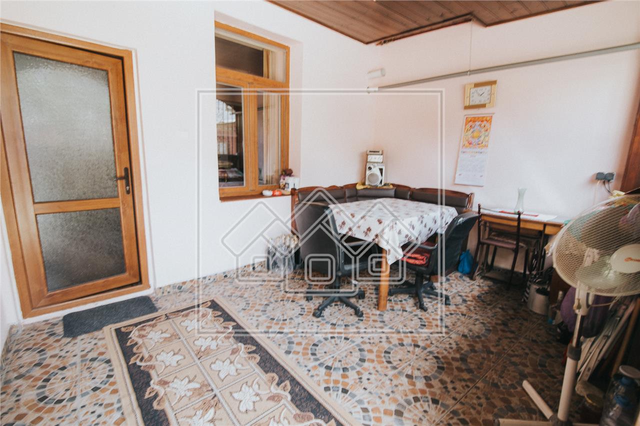 Apartament de vanzare in Sibiu-o camera-cu pivnita, garaj si terasa