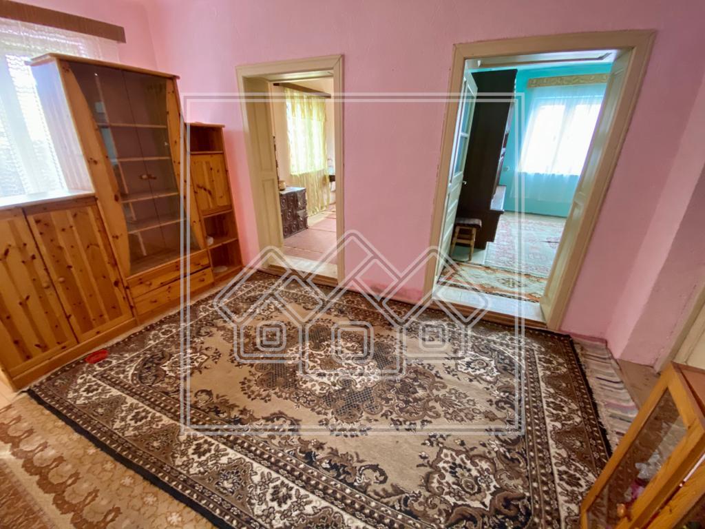 Casa de vanzare in Sibiu - 5 camere - Rasinari