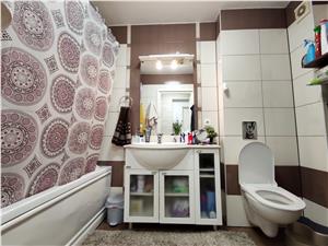 Apartament 4 camere de vanzare in Sibiu - la vila, pretabil investitie