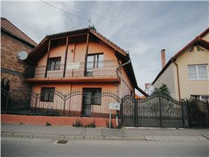 Casa de vanzare in Sibiu - la 5 minute de Centru - ideal Pensiune