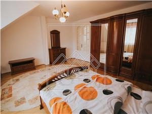 Apartament de inchiriat in Sibiu - 3 camere - La vila - C. Dumbravii
