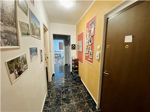Apartament de vanzare in Sibiu - 3 camere - balcon si pivnita