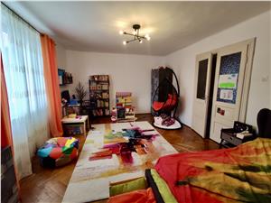 House for sale in Sibiu - Lazaret - yard 760 sqm - 2 apartments