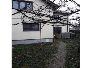 Casa 4 camere de vanzare in Sibiu - Singur in curte