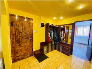 Apartament de vanzare in Sibiu - 3 camere si 2 balcoane - Vasile Aaron
