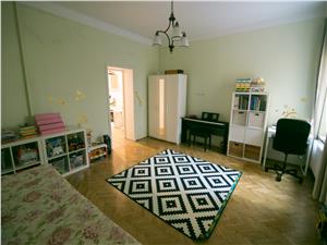 Apartament de inchiriat in Sibiu - 3 camere, doua bai - Zona Centrala