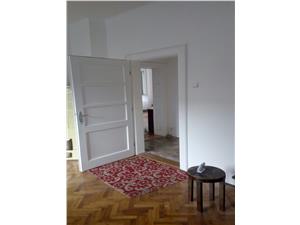 Casa 4 camere de vanzare in Sibiu - Zona semi-centrala