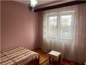 Apartament de inchiriat in Sibiu - 2 camere si balcon - V. Aaron