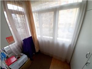 Apartment for sale in Alba Iulia - 2 rooms - balcony - parking space
